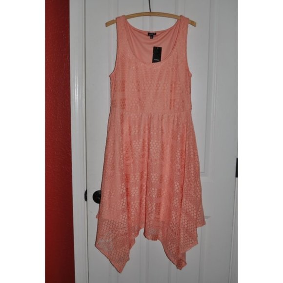TORRID Blush Allover Lace Hanky Dress L/12 NEW NWT - Picture 4 of 8
